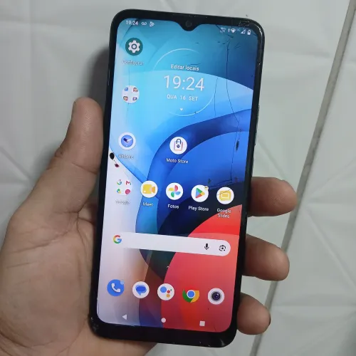 Motorola Moto E7 32gb (tela trincada)