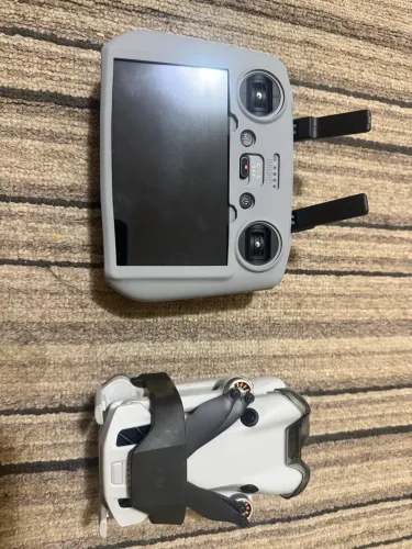 Drone DJI Mini 4 Pro com Controle Rc2 com tela