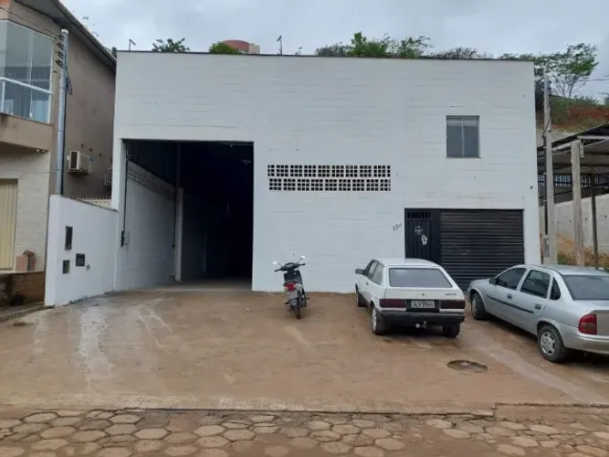 Alugo Galpão com 300m² em excelente localização no bairro Mário Giurizatto - Colatina/ES