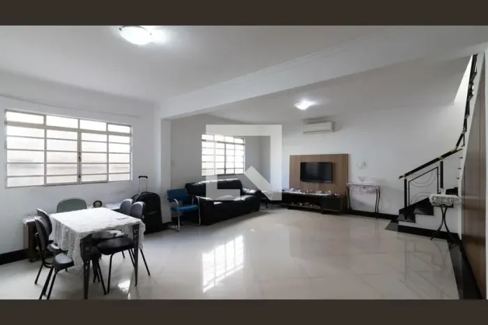 Casa à Venda - Vila Guilhermina, 4 Quartos, 260 m2
