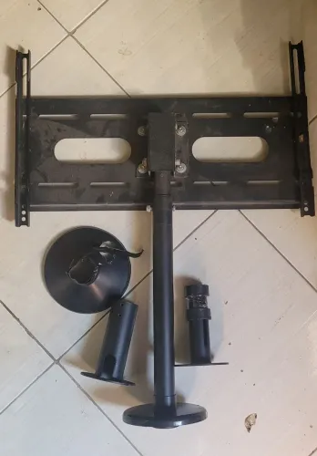 Suporte de teto para  Tv  Usado, nas condições.