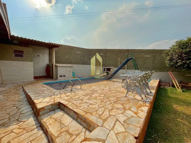 Vende chacara S J da Bela Vista 2 dorm 12 vagas
