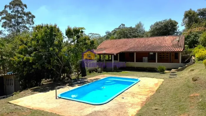 Ibiúna, chácara com 5300m, lago e piscina