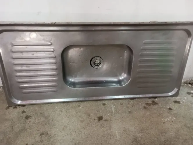 Vendo pia de inox.