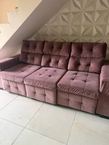 Sofá retrátil 3 lugares muito espaçoso