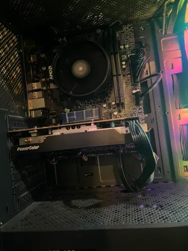 RX 6600 8GB | Bem conservada | Caixa original