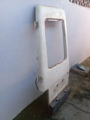 Porta traseira da Fiorino
