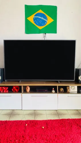 Tv de 65 polegadas. 
