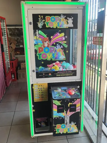 Maquina de urso semi nova