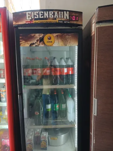 Vendo essa cervejeira em bom estado de uso... 