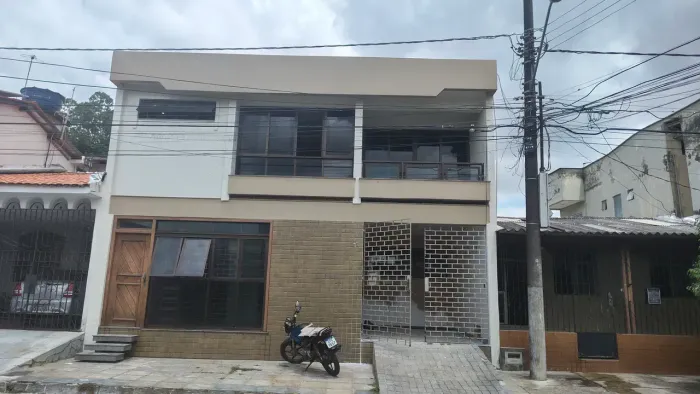 Casa 4 Suítes, 800 m², 5 Vagas, Energia Solar Marco