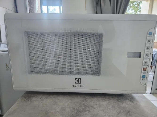 Micro-ondas Electrolux 31 litros. Estado de novo.