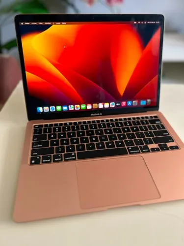 MacBook Air M1 à venda