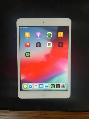 iPad mini 2 (32GB de Armazenamento) com capa 