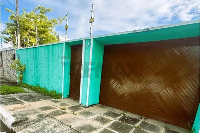 Casa na Pitanguinha, Maceió: 221m²