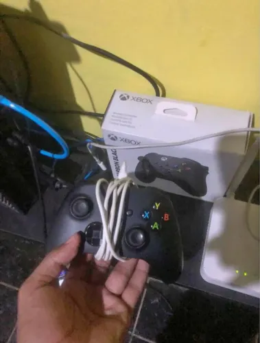 vendo controle de xbox series s/x com caixa