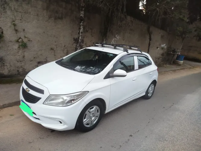 Chevrolet Onix JOY Hatch 1.0 8V Flex Mec. 4P 2017