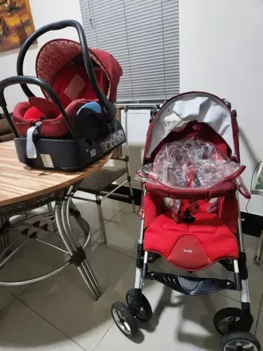 Combo Travel System Bébé Confort - Carrinho Loola + Bebê Conforto Streety.fix (vermelho)