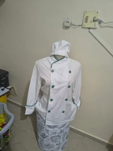 Roupa pra cozinheiras com gorro