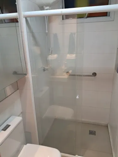 Vendo porta blindex para box de banheiro