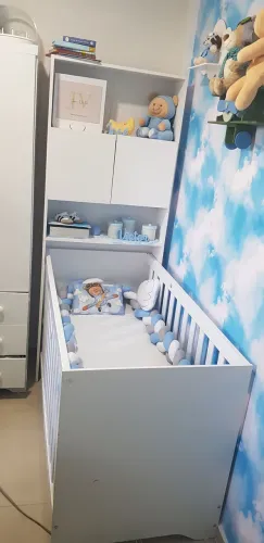 Berço e guarda roupa 