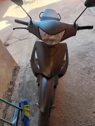 Biz 125 2008 muito conservada