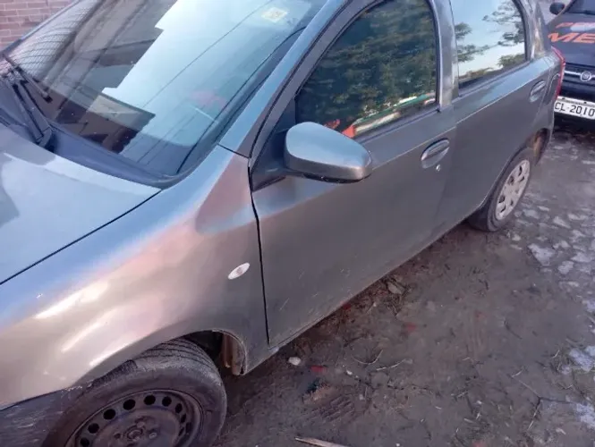 Toyota Etios X 1.3 Flex 16V 5P Mec. 2015