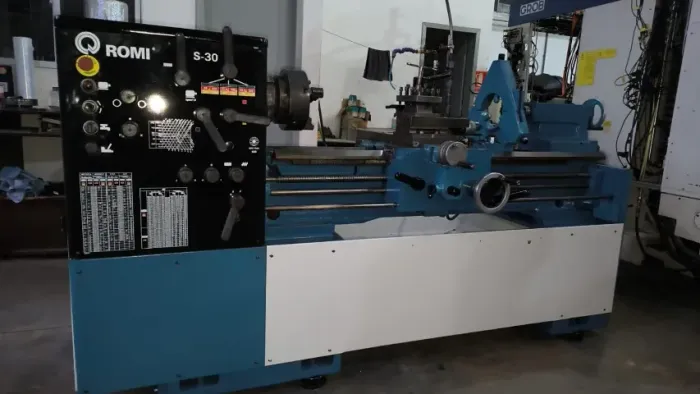 Torno Mecânico Romi semi novo modelo S30 