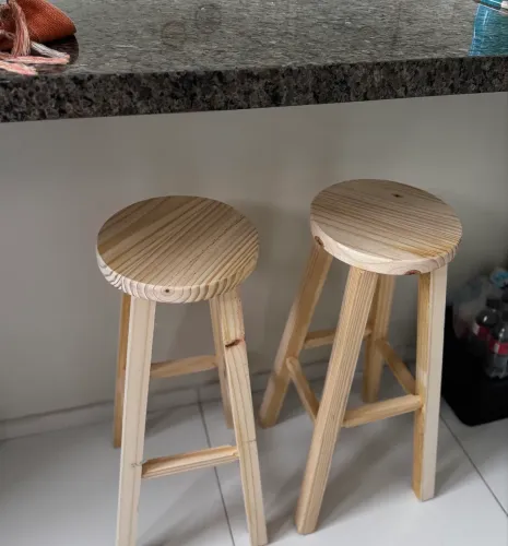 BANQUETA DE MADEIRA PINUS 