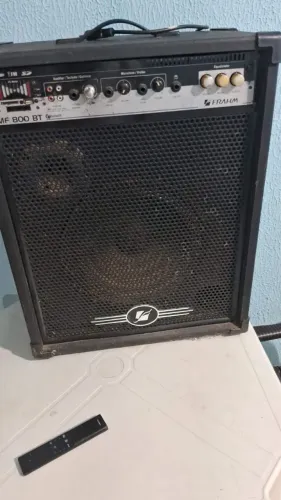 Vendo uma caixa amplificada.