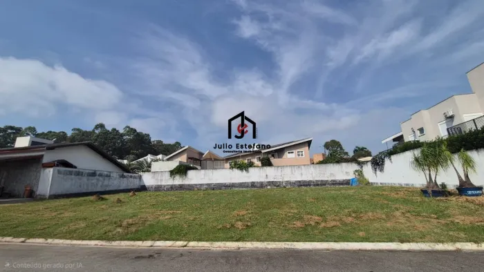 Terreno c/ área de 960,00m² no Condomínio Colonial Village em Pindamonhangaba