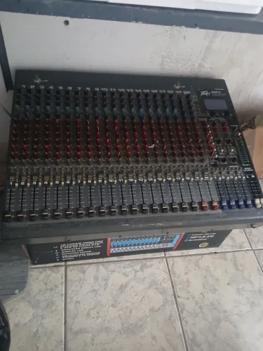 Vendo duas Mesa de Som 