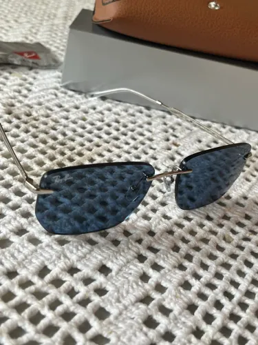 Óculos de sol Ray-Ban RB3768 em prata com lentes azul-escuro