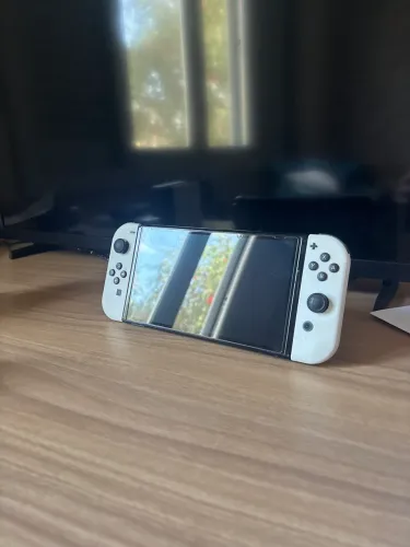 Nintendo Switch OLED Completo + Pro Controller + Acessórios