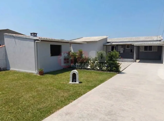 Casa à venda no bairro Centro - Balneário Arroio do Silva/SC