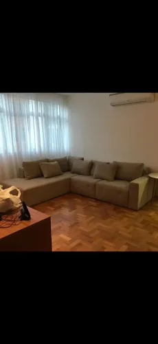 Sofá modular em L -Cinza Claro