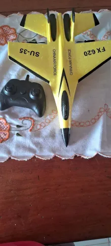 Avião de controle remoto su 35