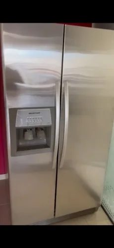 BRASTEMP Geladeira modelo BRS70ERANA 
