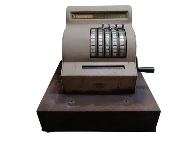 Caixa Registradora RENA M-1050 Anos 50/60<br>Fabricada no Brasil pela René S.A.<br>Série: 76.108