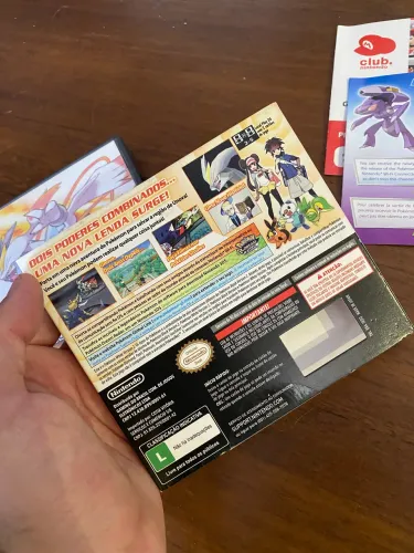 {APENAS CAIXA} POKÉMON WHITE 2 CAIXA COM LUVA