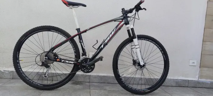 Bike TSW Jump Aro 29 (Tam 17) ? Shimano Alivio 27v + Freio Hidráulico