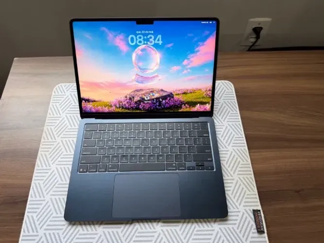 MacBook Air M2 Impecável