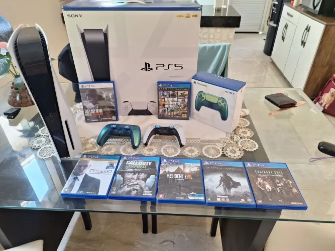 Ps5, dois controles e vários jogos