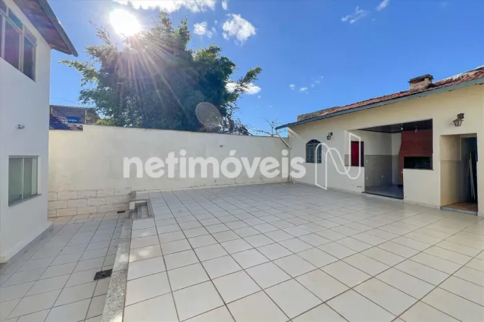 Casa de 4 quartos para Locação no Aparecida!