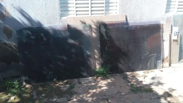 Vidros Blindex de 1,38 mt X 1,10  de 10mm , tem 2 Peças!