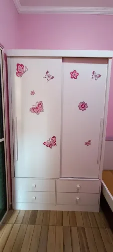 Guarda roupa branco solteiro