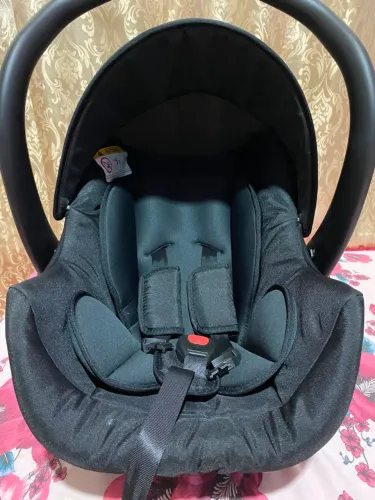Bebê conforto semi novo 