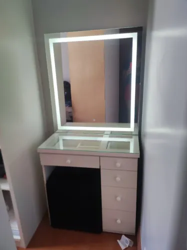 Penteadeira Frontled