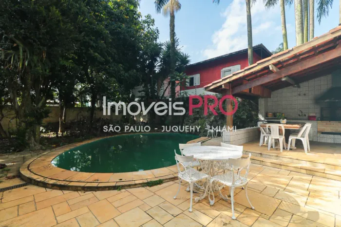 Casa espaçosa com 500AC, 1250 de terreno, 4 quartos ,2suites, 5 vagas no Brooklin