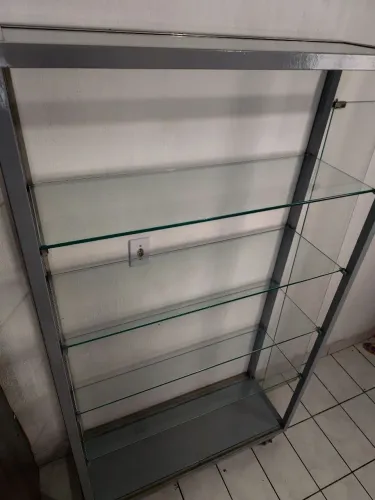 VITRINE ESTANTE TODA EM VIDEO TEMPERADO - PRATA
